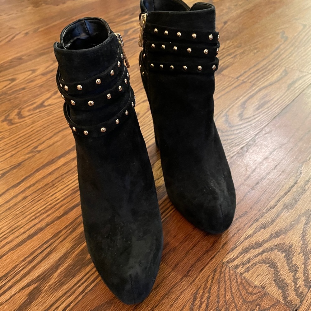 Jessica Simpson black booties